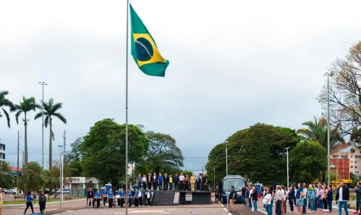 Palotina abre Semana da Pátria com solenidade e apresentação na Praça