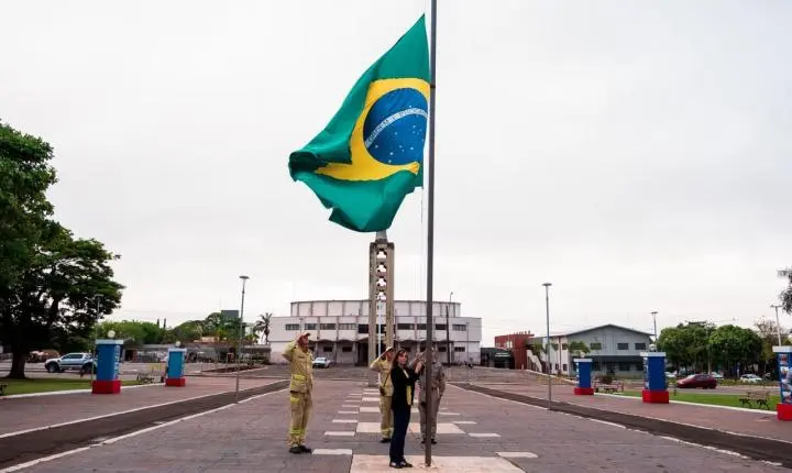 Palotina abre Semana da Pátria com solenidade e apresentação na Praça