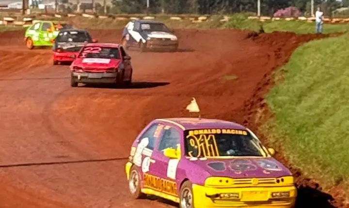Palotina acelera forte com show de velocidade e ultrapassagens