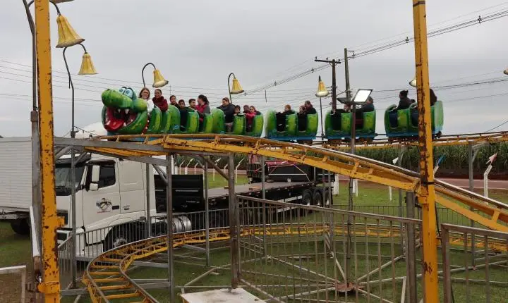 Planeta Park transforma tarde de alunos da APAE em espetáculo de inclusão e alegria