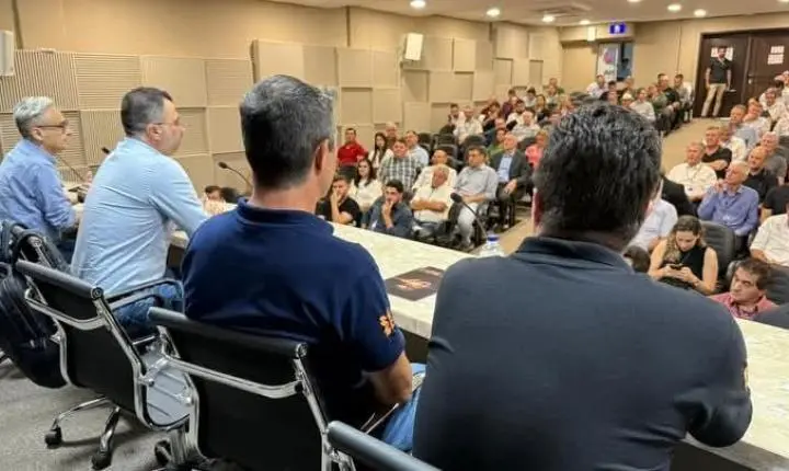 Prefeitos da AMOP cobram soluções da Copel para quedas de energia em reunião regional