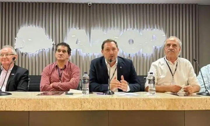 Prefeitos da AMOP cobram soluções da Copel para quedas de energia em reunião regional