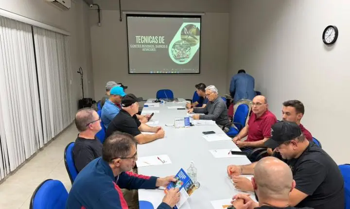 Rodrigo Ribeiro participa da abertura de curso que aprimora técnicas de preparo de carnes em Palotina