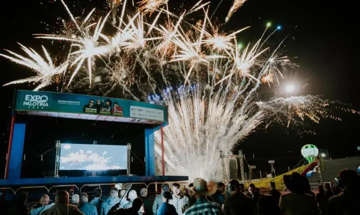 Show, rodeio e emoção marcam a primeira noite da Expo Palotina 2026