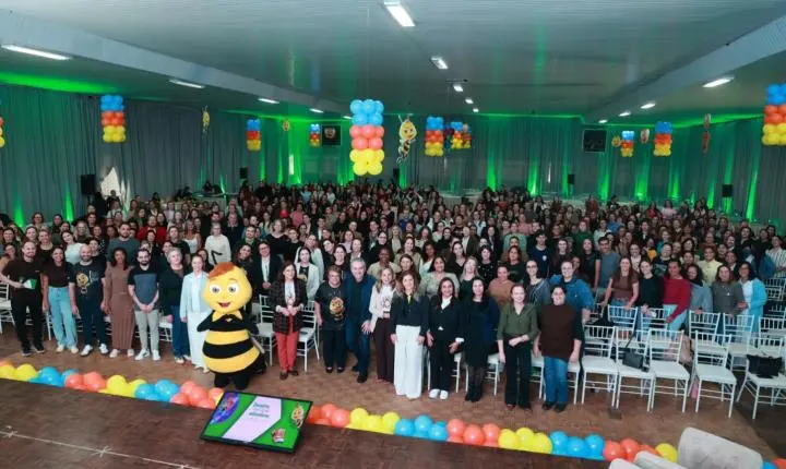 Sicredi reúne mais de 1,1 mil professores e fortalece educação com foco no futuro