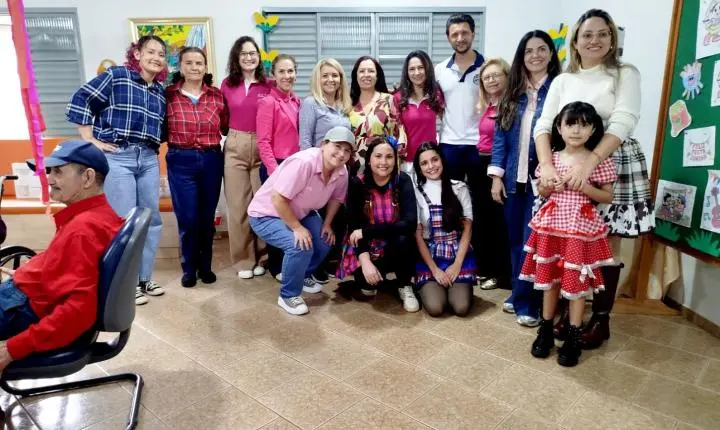 Solidariedade que transforma: Comitê Mulher Sicredi leva carinho, música e acolhimento ao Lar da Fraternidade