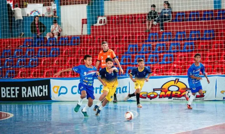 Taça Carolina Calçados tem rodada equilibrada e movimenta o futsal de base em Palotina