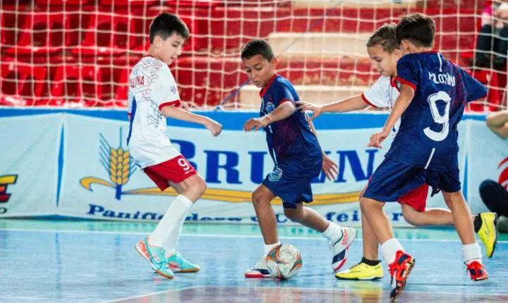 Taça Carolina Calçados tem rodada equilibrada e movimenta o futsal de base em Palotina