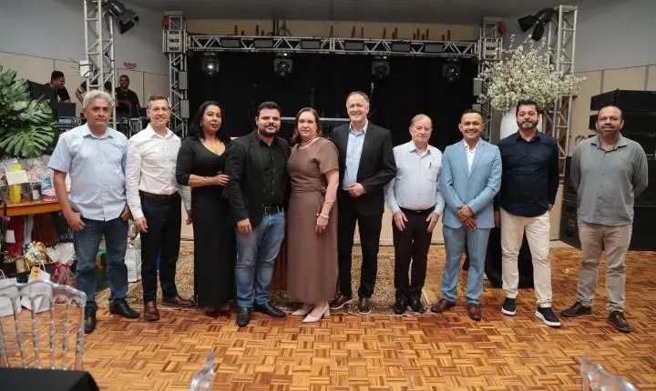 Terra Roxa celebra Dia dos Professores com noite de homenagem e valorização