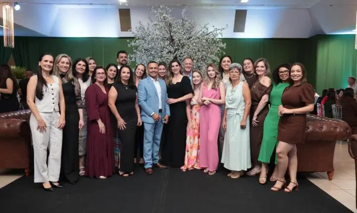 Terra Roxa celebra Dia dos Professores com noite de homenagem e valorização