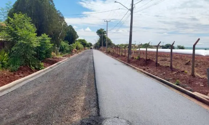 Terra Roxa investe R$ 1,78 milhão em asfalto em Santa Rita