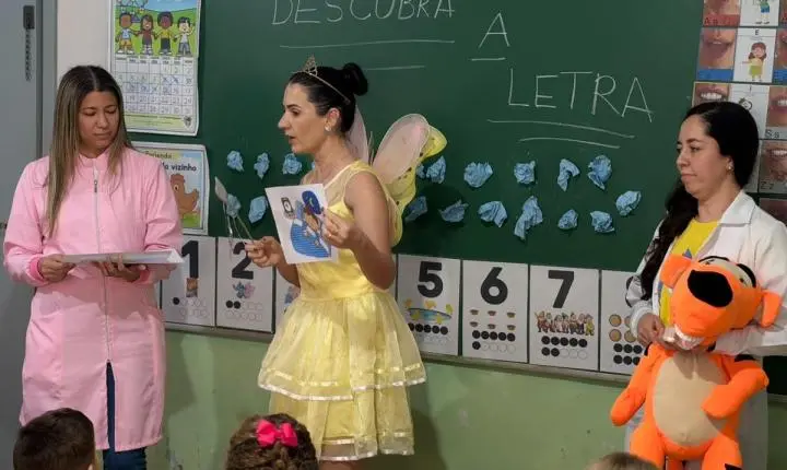 Terra Roxa promove escovação supervisionada e leva Fada do Dente às escolas e CMEIs