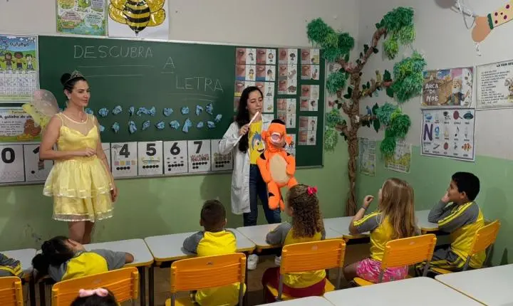 Terra Roxa promove escovação supervisionada e leva Fada do Dente às escolas e CMEIs