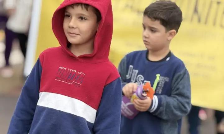 Terra Roxa une comunidade em caminhada contra abuso e exploração infantil