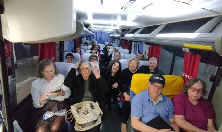 Viaja 60+ transforma passeio em experiência de convivência para 125 idosos de Palotina