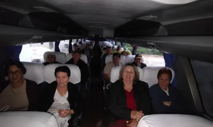 Viaja 60+ transforma passeio em experiência de convivência para 125 idosos de Palotina