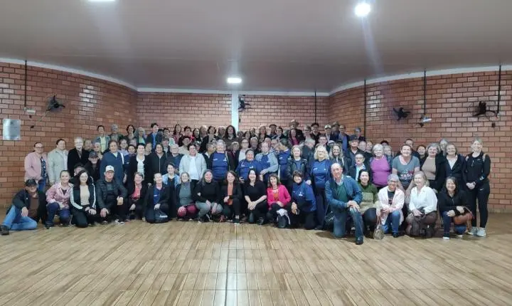 Viaja 60+ transforma passeio em experiência de convivência para 125 idosos de Palotina