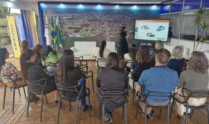 Voz, imagem e protagonismo: workshop na Expo Palotina fortalece o empoderamento feminino
